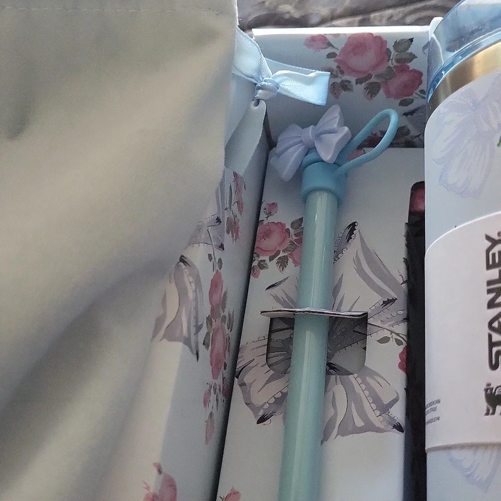 Stanley Love Shack Fancy Pastel Floral Tumbler with Straw Boxed Dust Cover - Picture 3 of 10